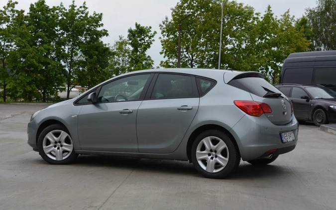 Opel Astra cena 28500 przebieg: 148000, rok produkcji 2011 z Dzierzgoń małe 466